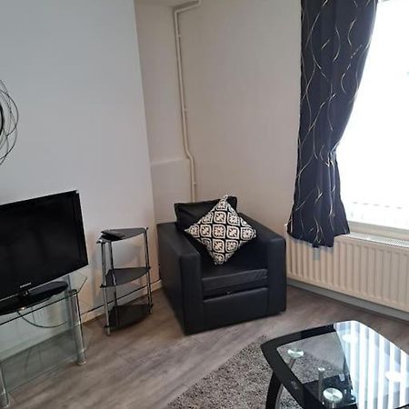 1 Bed Apart Dowlais Bagian luar foto